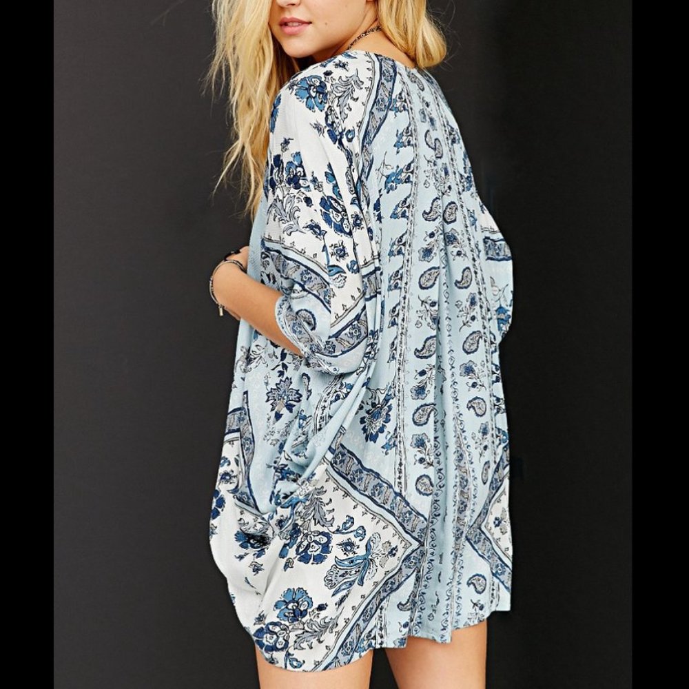 Urban Outfitters Blue Patterned Kimono